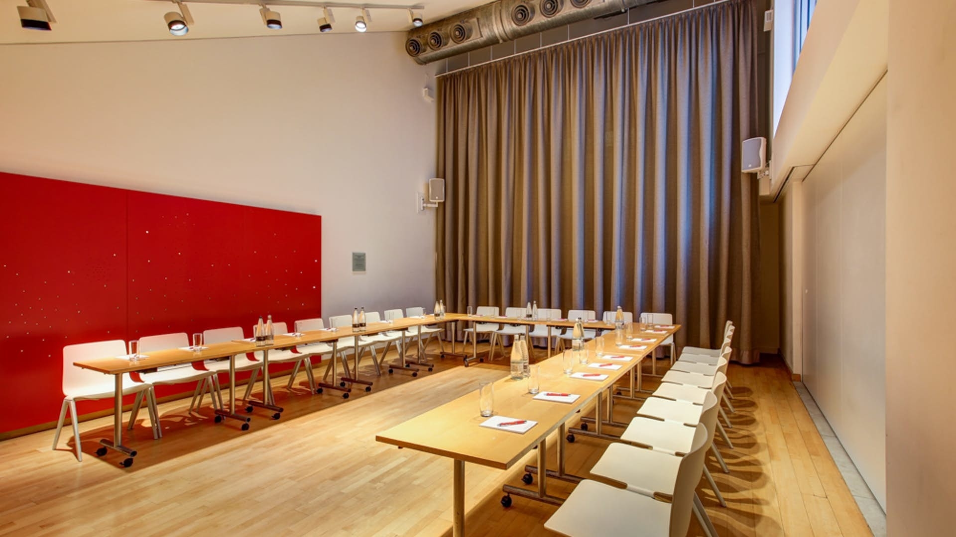 Photo of Sadler's Wells, The Kahn