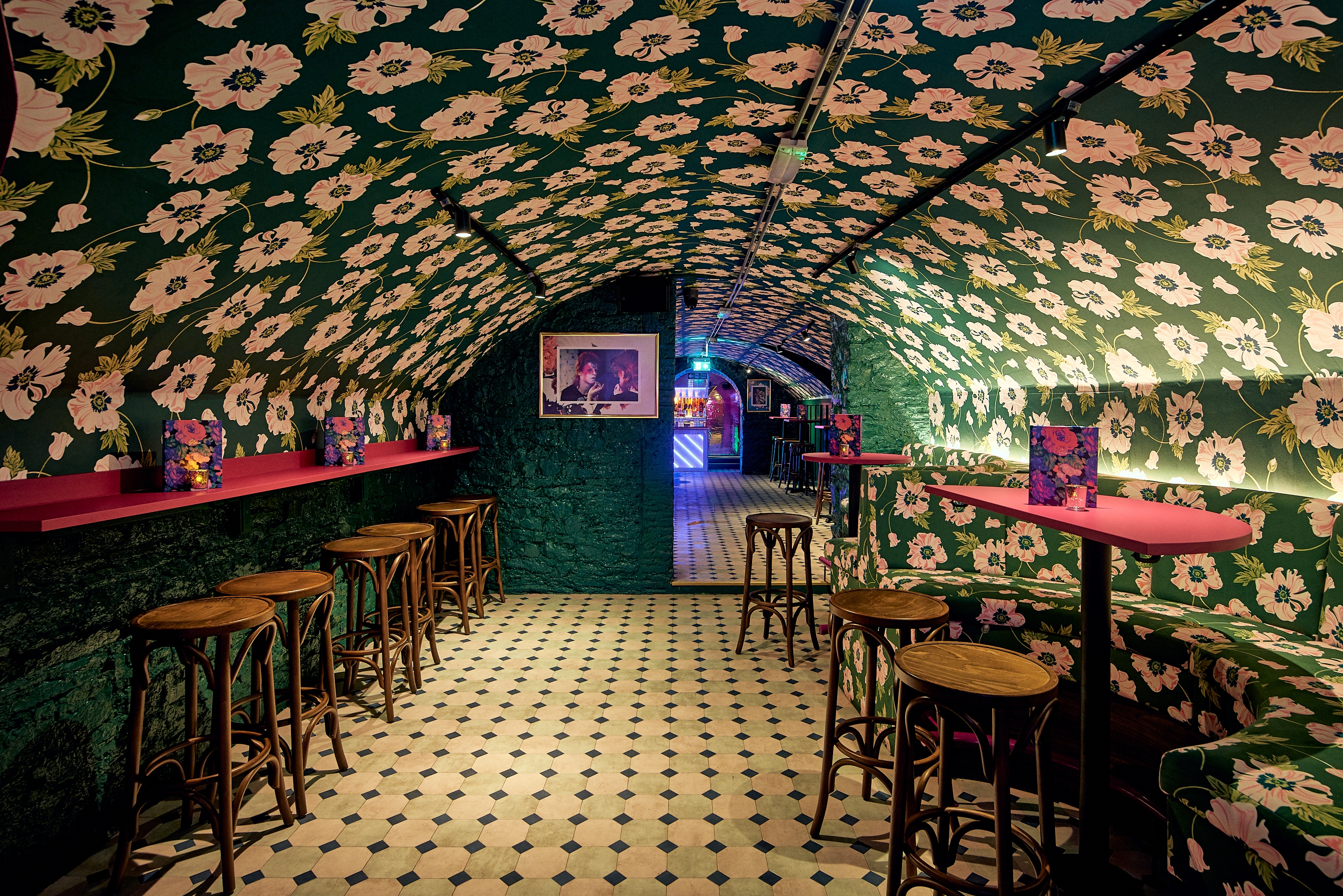 Photo of Blame Gloria Bristol, Green Rose Room