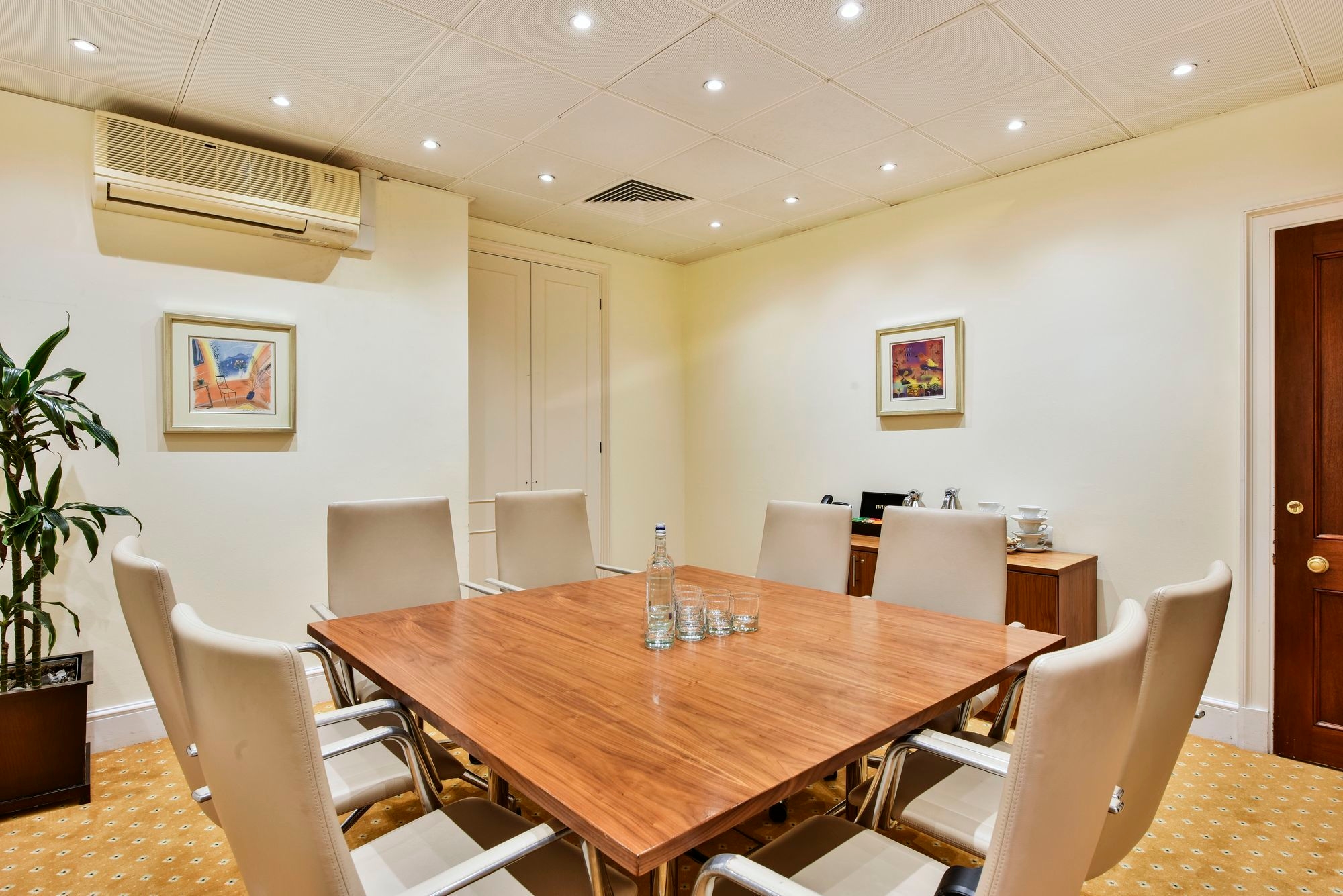 Photo of The Argyll Club 33 St James Square, Room 3.05