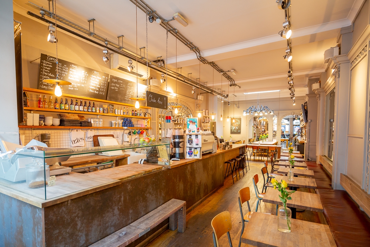 Photo of Notes Coffee Roasters & Bars - Trafalgar Square, Full Venue