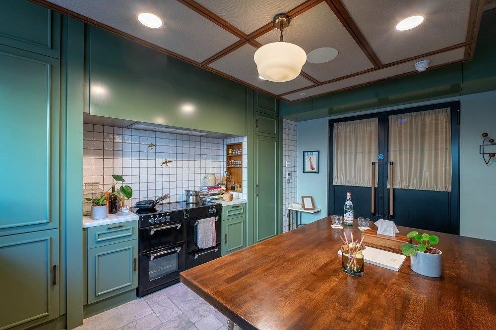 Photo of Mortimer House, Kitchen Table