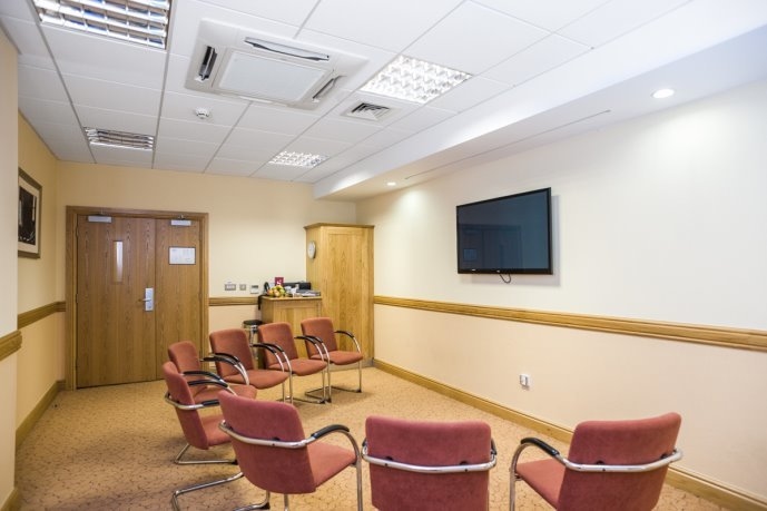 Photo of Leonardo Hotel Sheffield, Suite 2