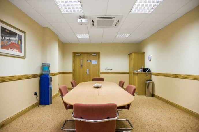 Photo of Leonardo Hotel Sheffield, Suite 6