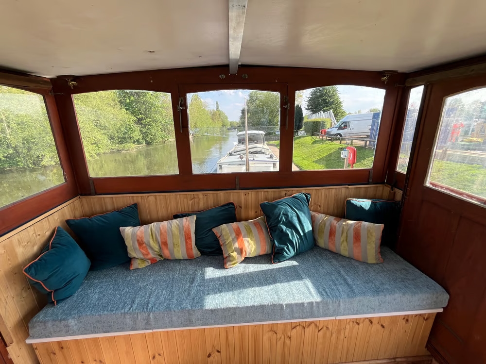 Photo of Unitan Houseboat, Exclusive Hire