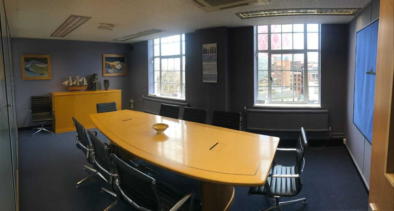 Photo of Mocoh Brokers Office, Grosvenor Gardens Meeting Room