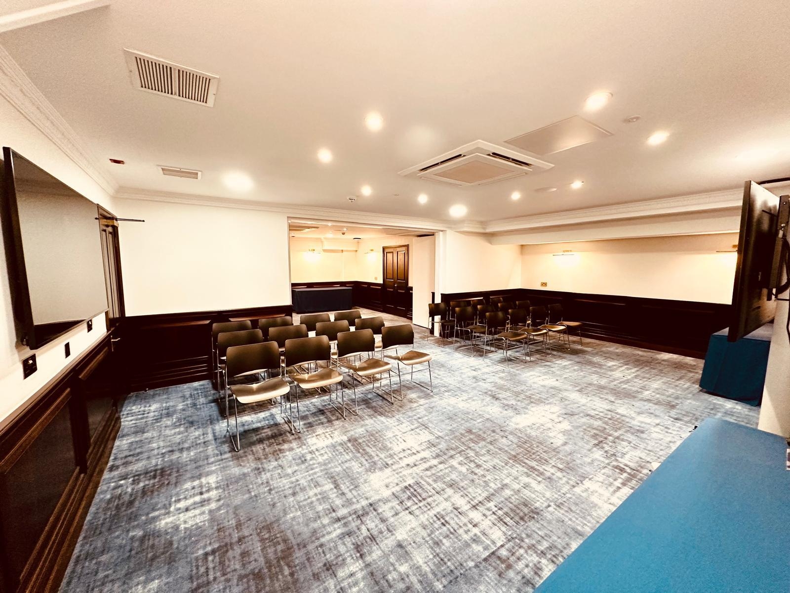 Photo of The Wellington Hotel By Blue Orchid Hospitality, Rochester Suite