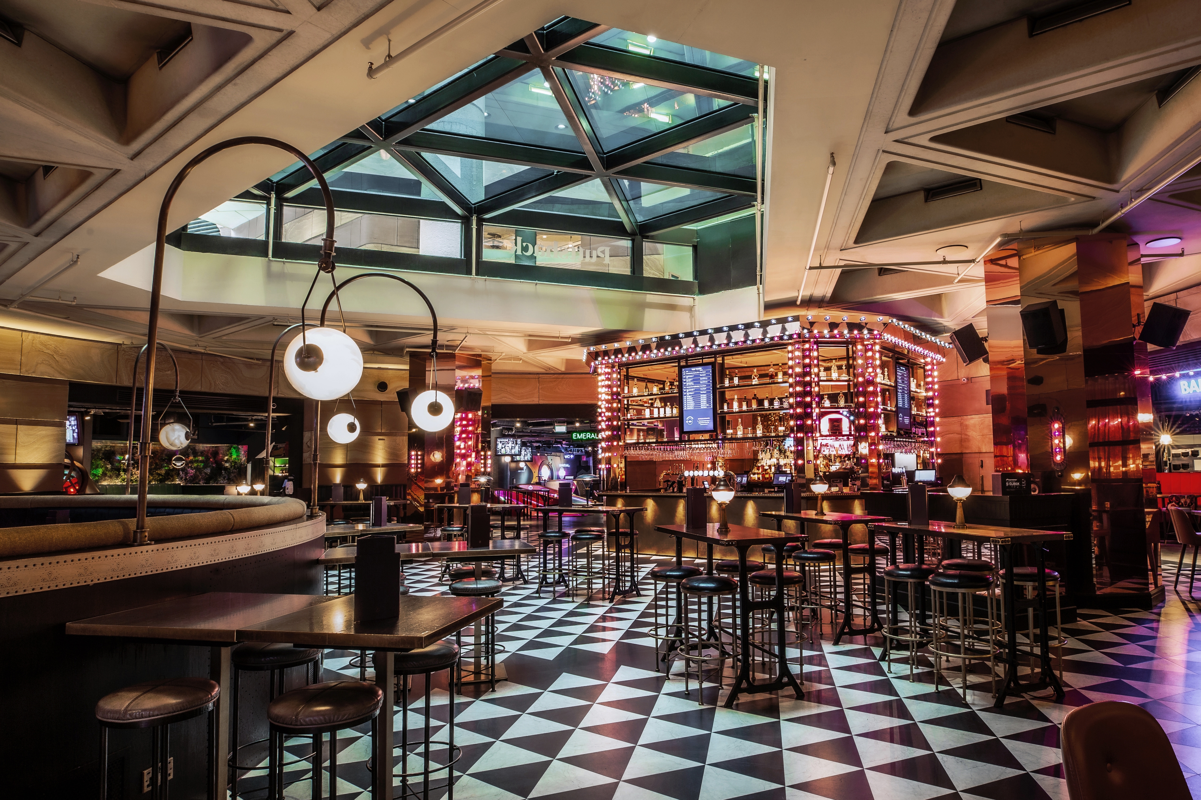 Photo of Puttshack Bank