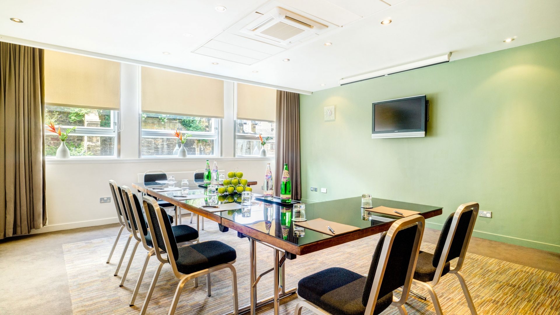 Photo of Apex Grassmarket Hotel, San Francisco