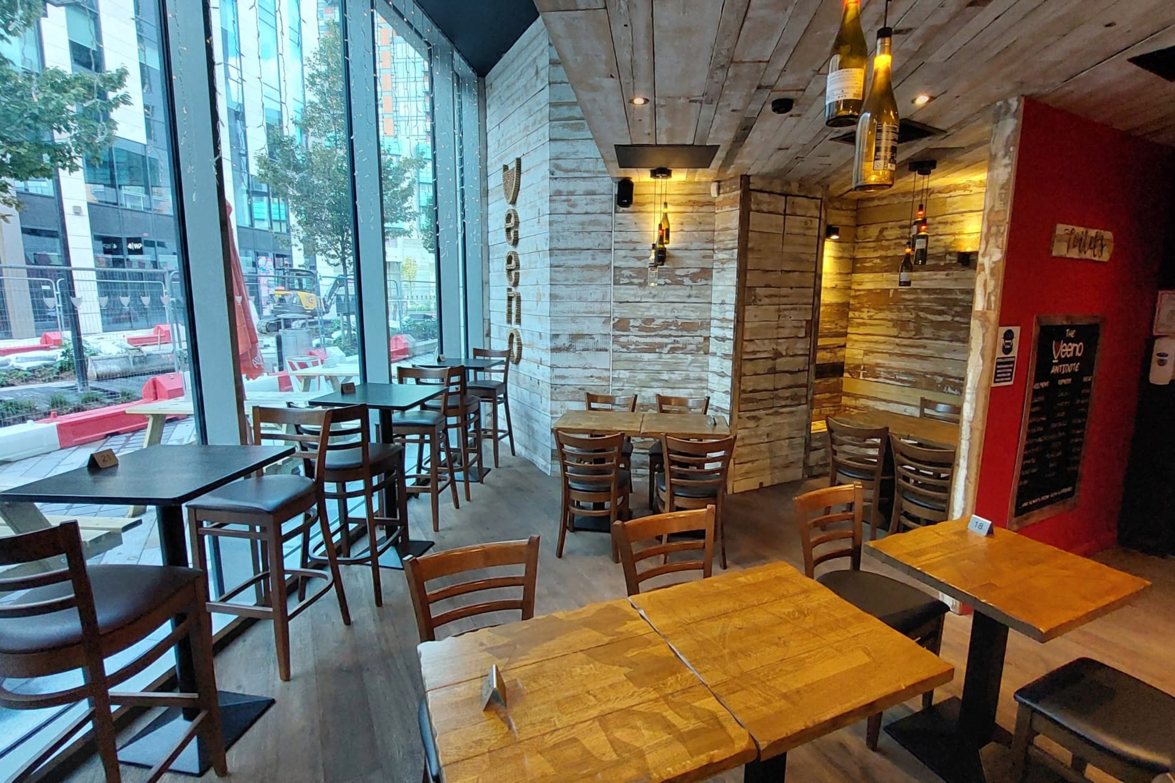 Photo of Veeno Leeds, Wellington Place, The Side Nook