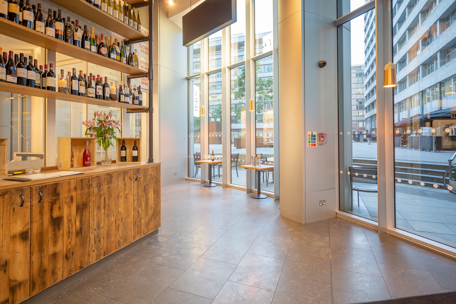 Photo of Notes Coffee Roasters And Bar Moorgate, Full Venue