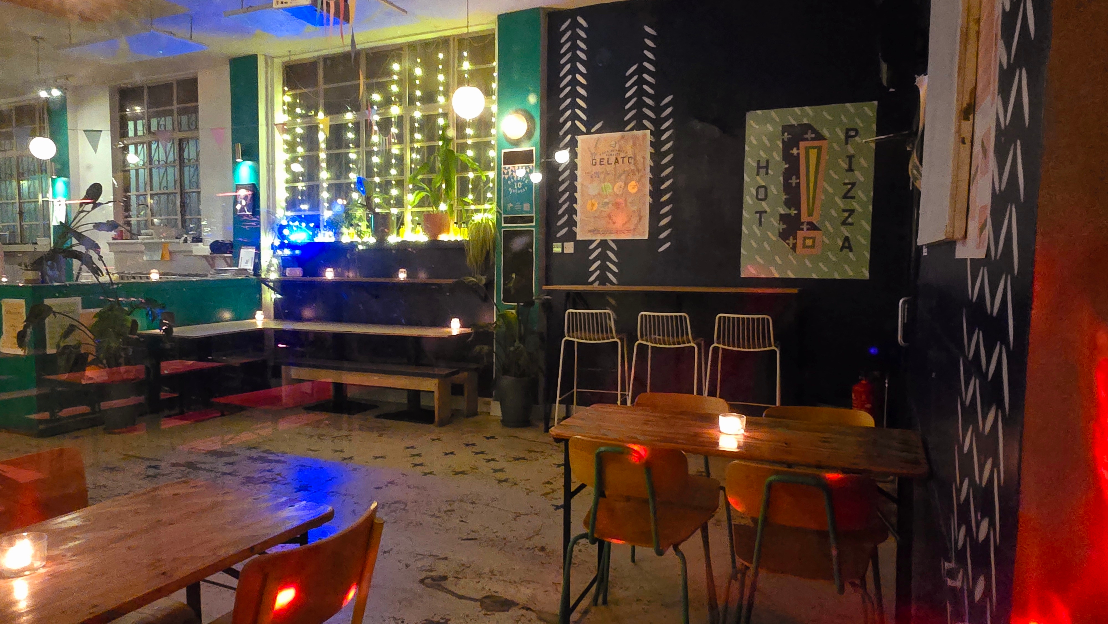 Photo of 400 Rabbits At The Lido, Whole Venue