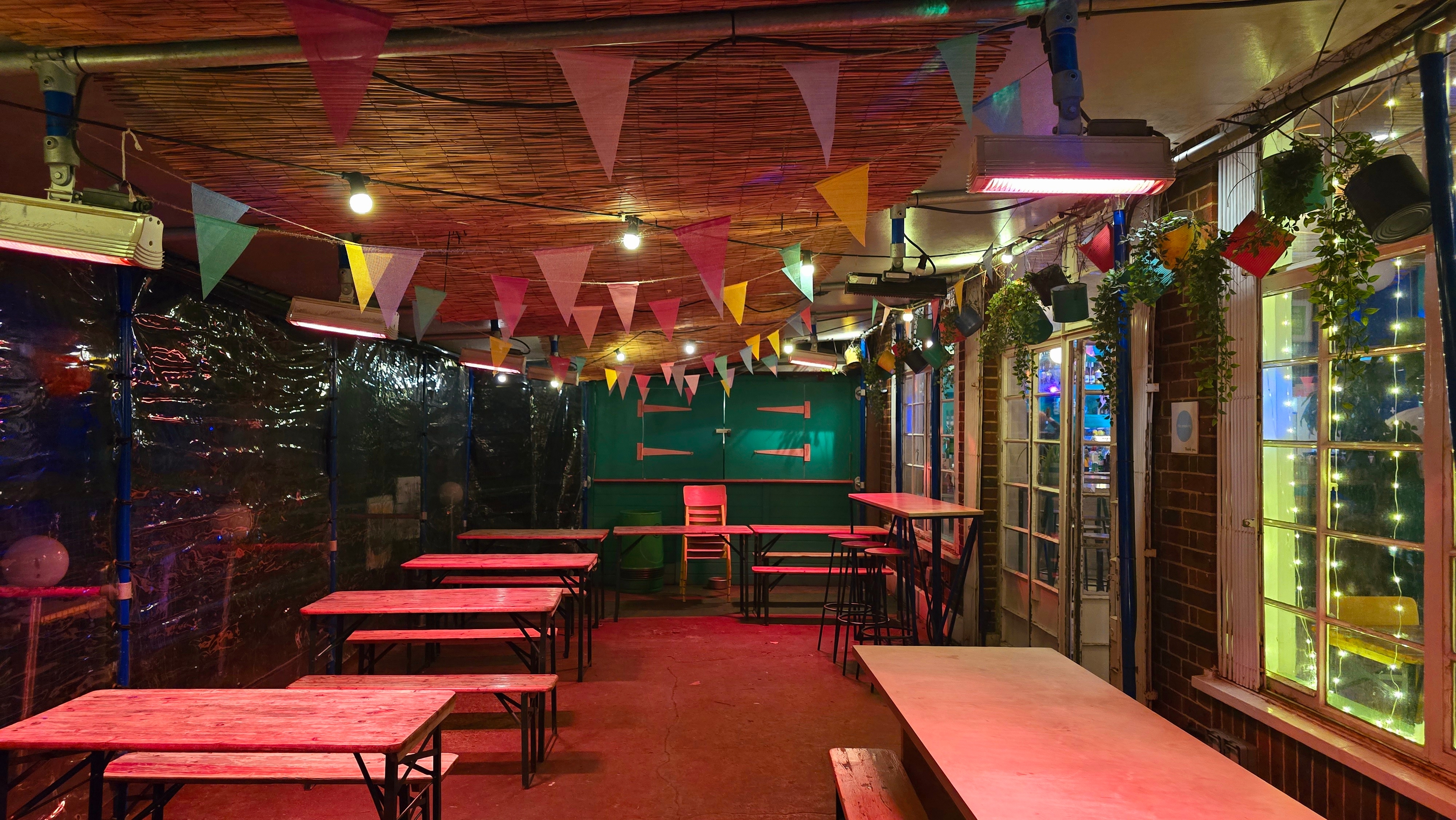 Photo of 400 Rabbits At The Lido, Whole Venue