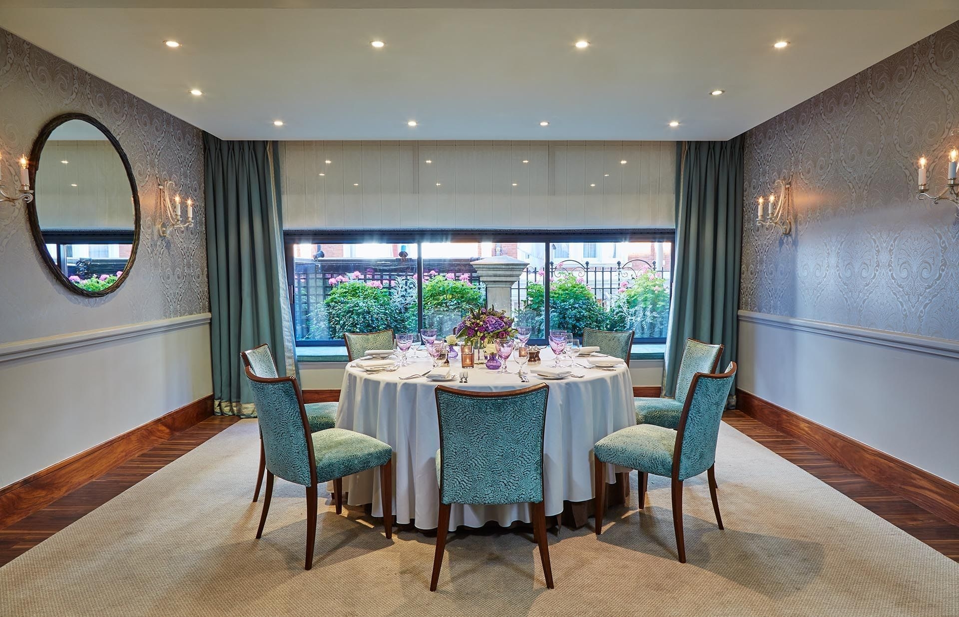 Photo of The Capital Hotel, Apartments & Townhouse, The Eaton Suite