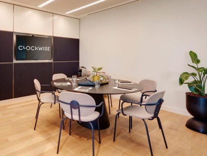 Photo of Clockwise Manchester, 8:M1