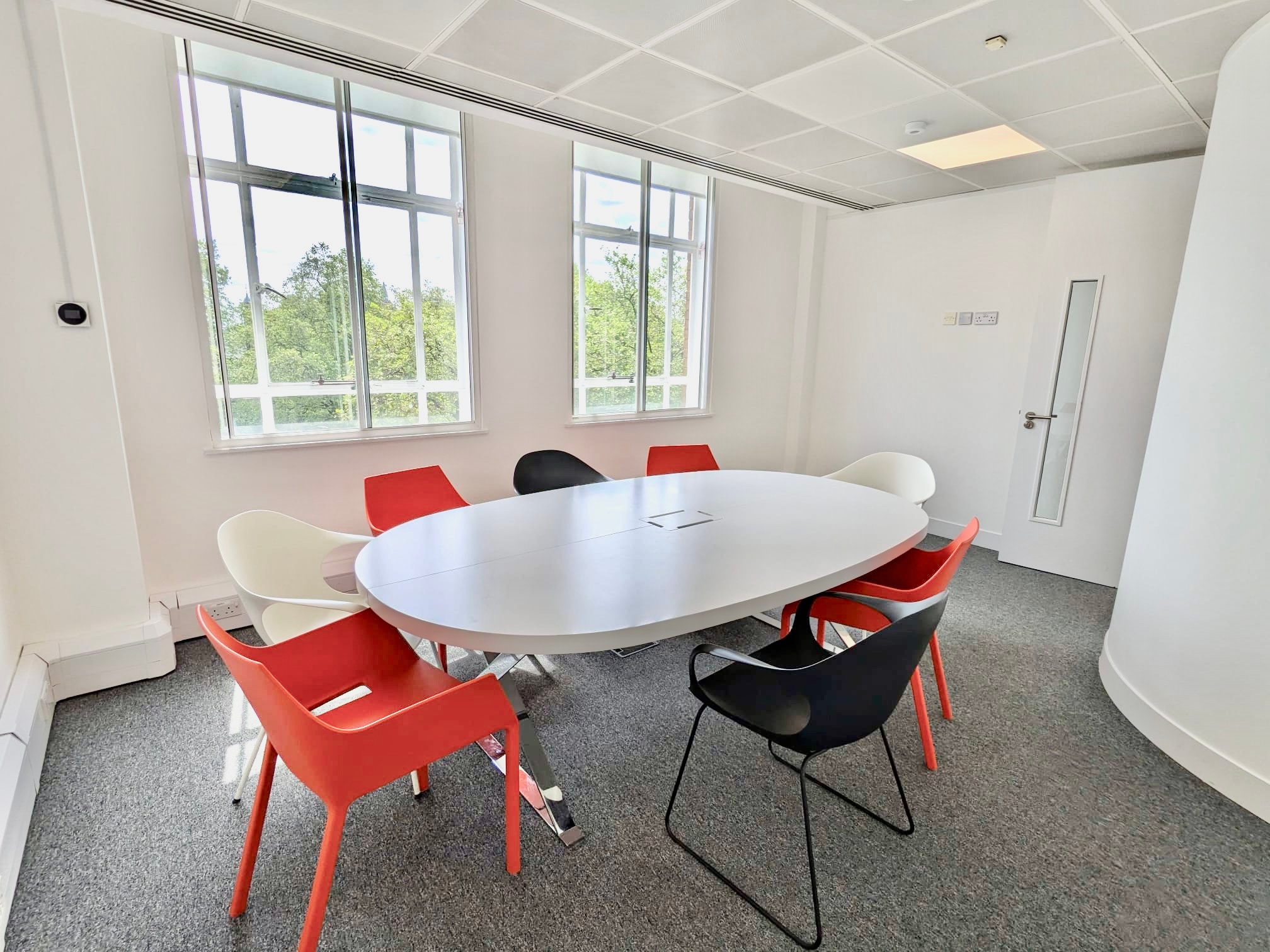 Photo of eOffice Holborn, Meeting Room For Up To 8 People