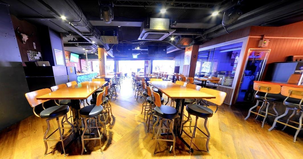 Photo of Hero's, Entire Indoor Section