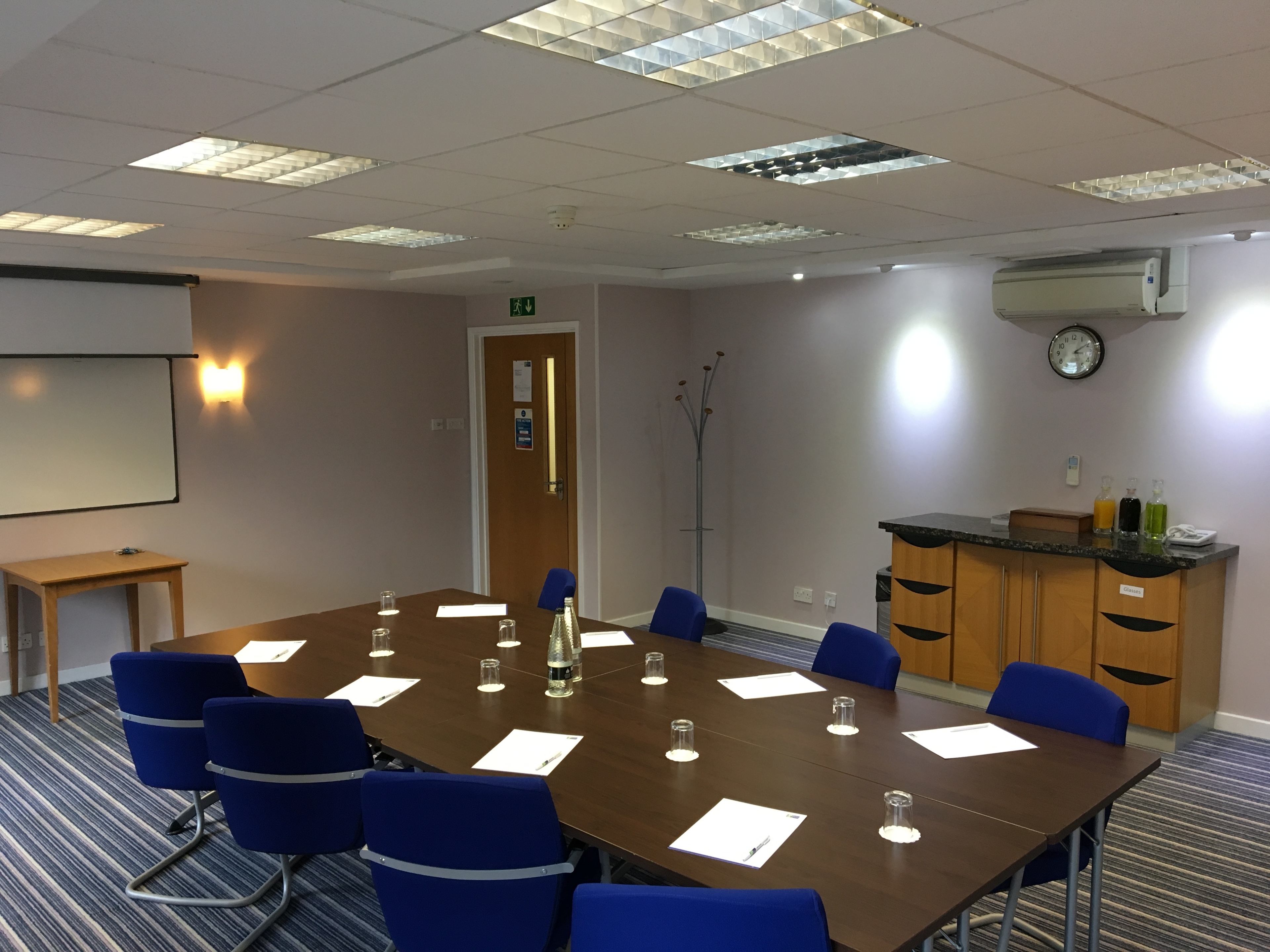 Photo of Holiday Inn Express Poole, Hotel Restaurant