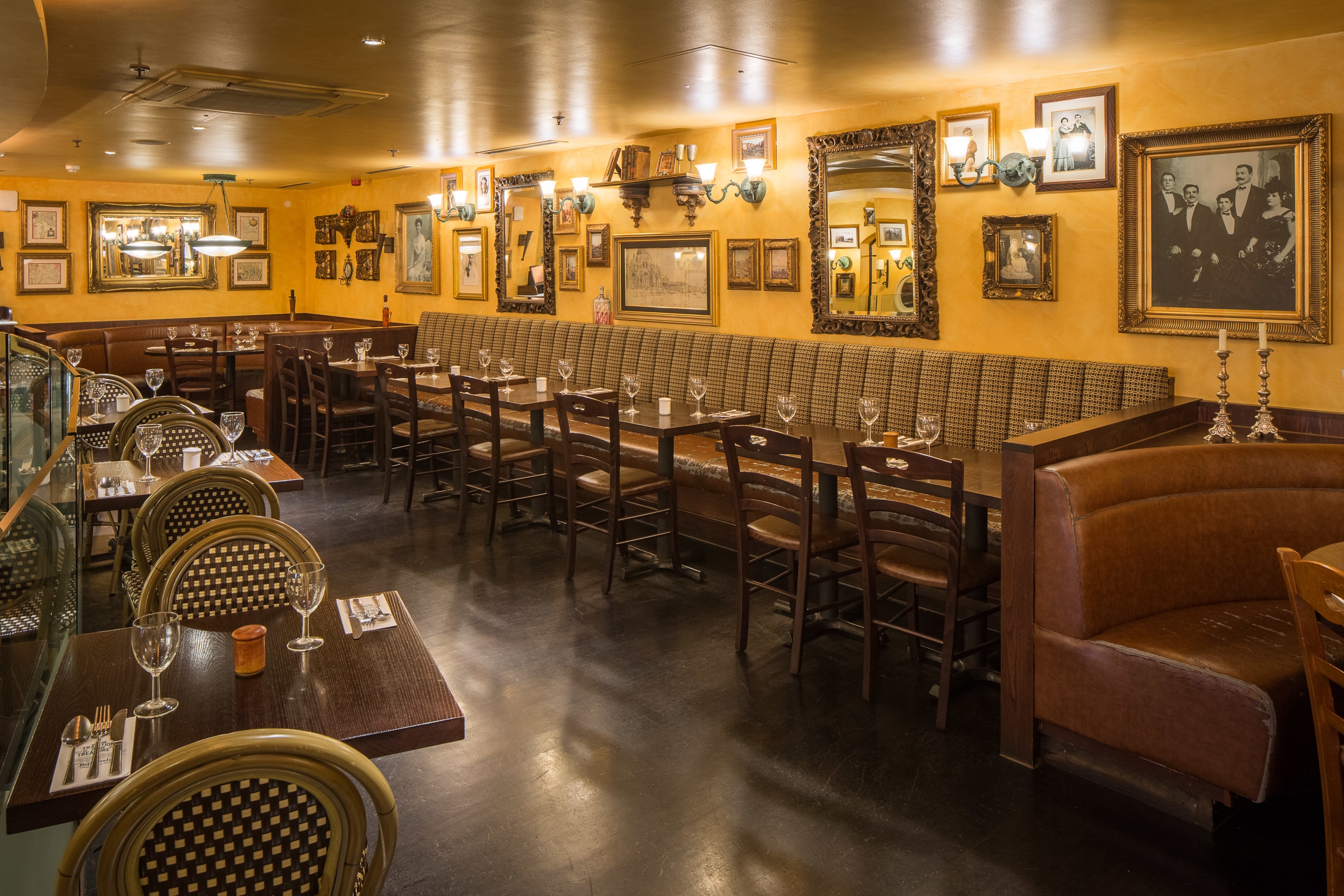 Photo of Bella Italia Strand, Milano Room