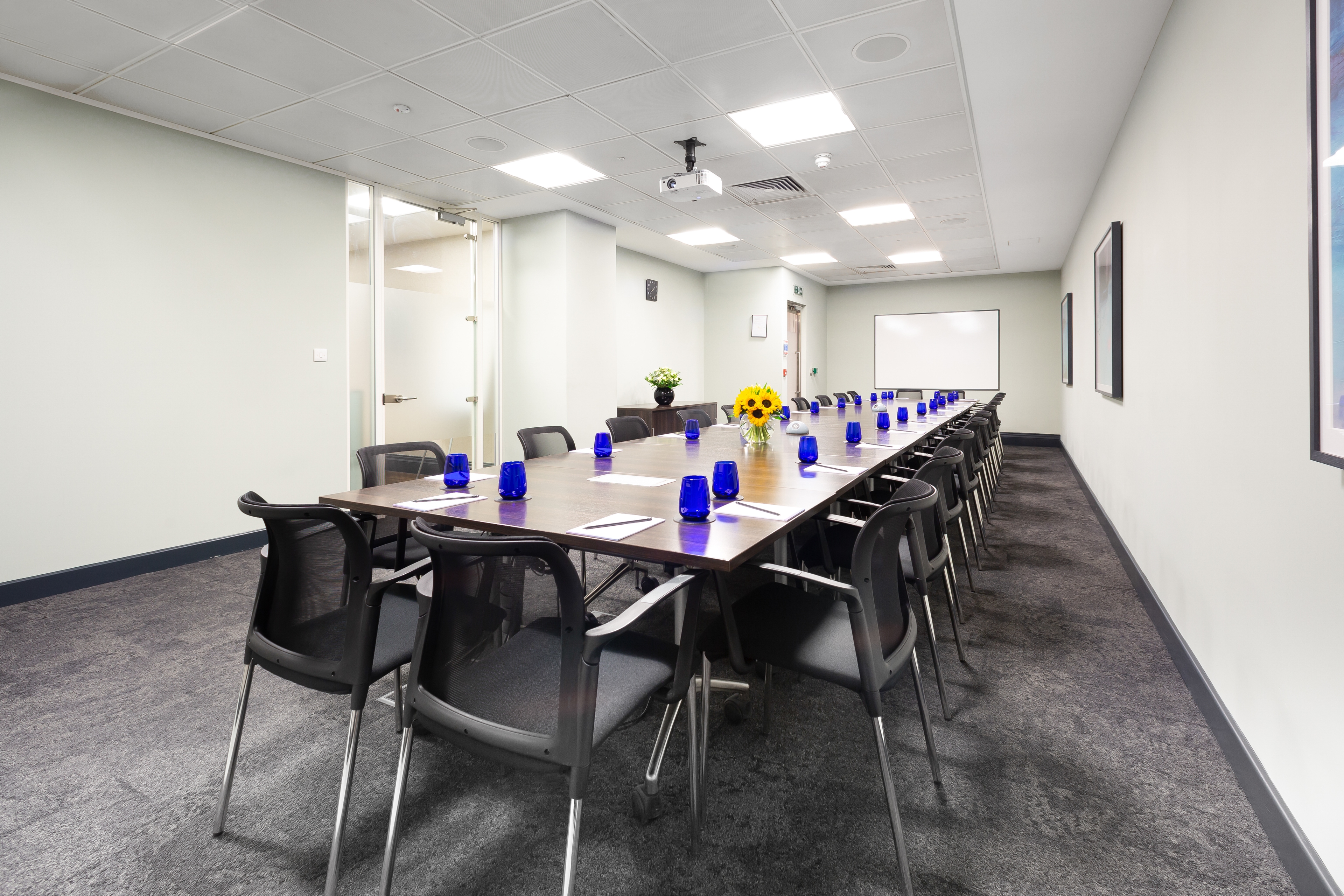 Photo of 1 Royal Exchange, Cornhill