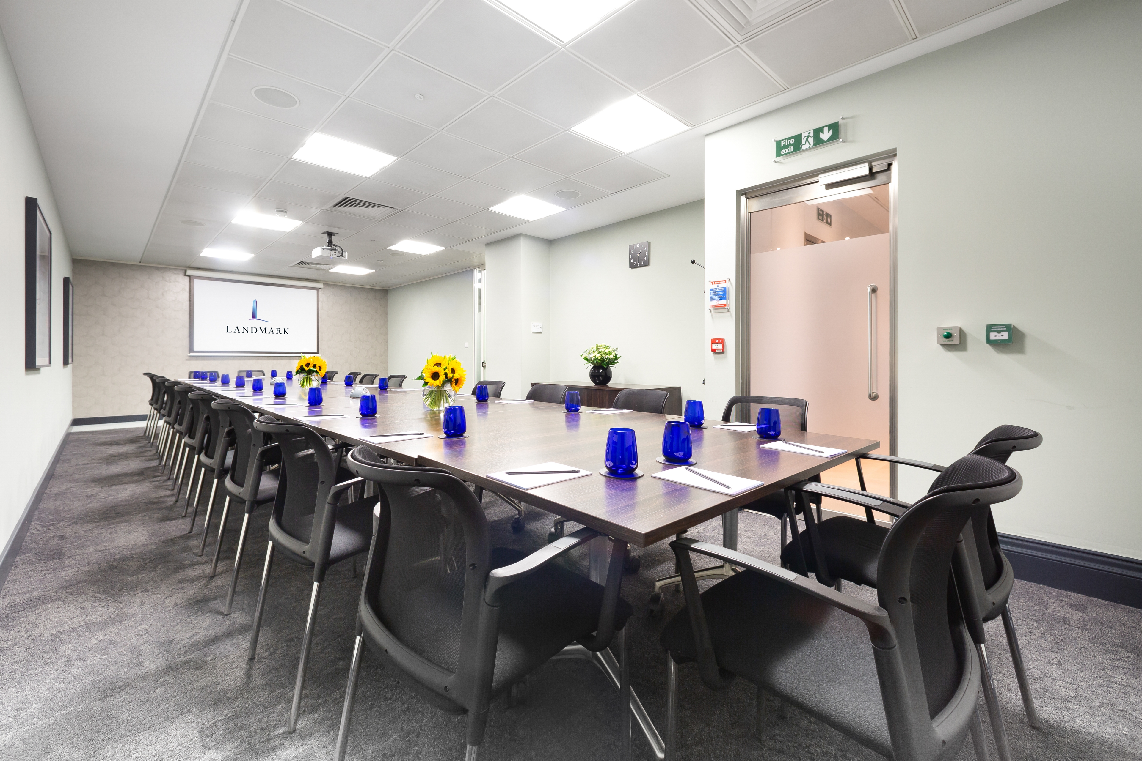 Photo of 1 Royal Exchange, Cornhill