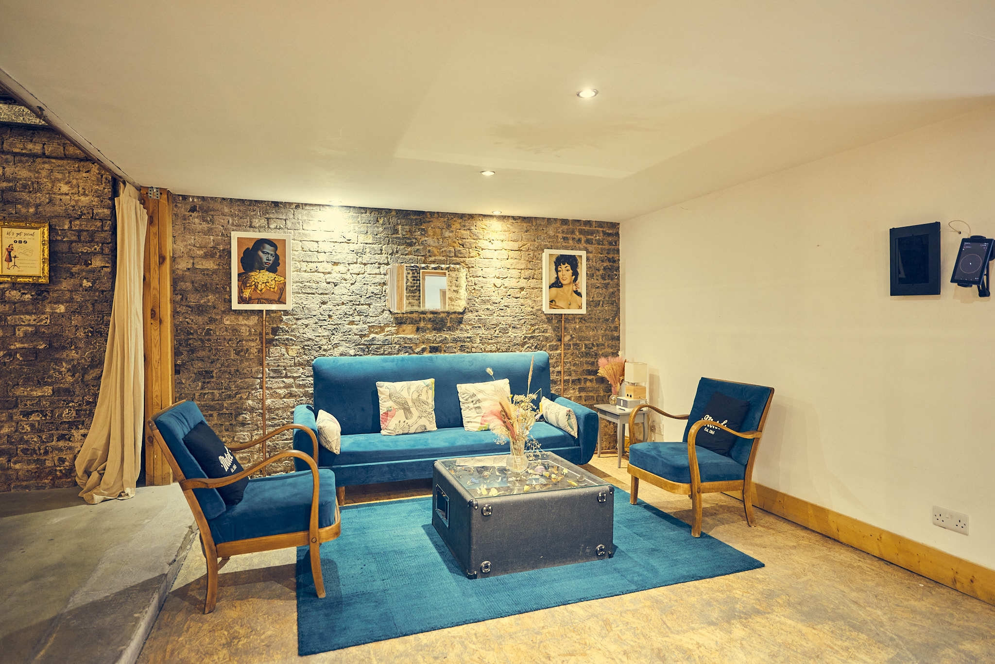 Photo of Motel, Arch 406