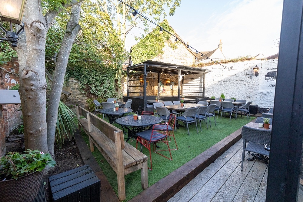 Photo of The Kings Head & Bell, Garden