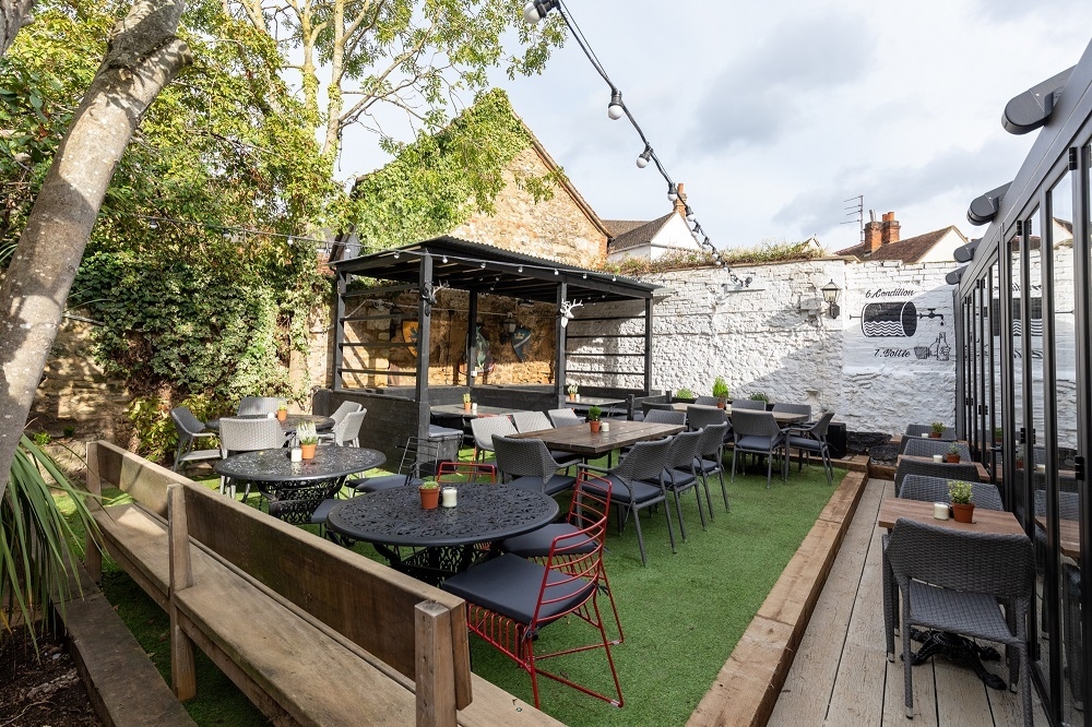 Photo of The Kings Head & Bell, Garden