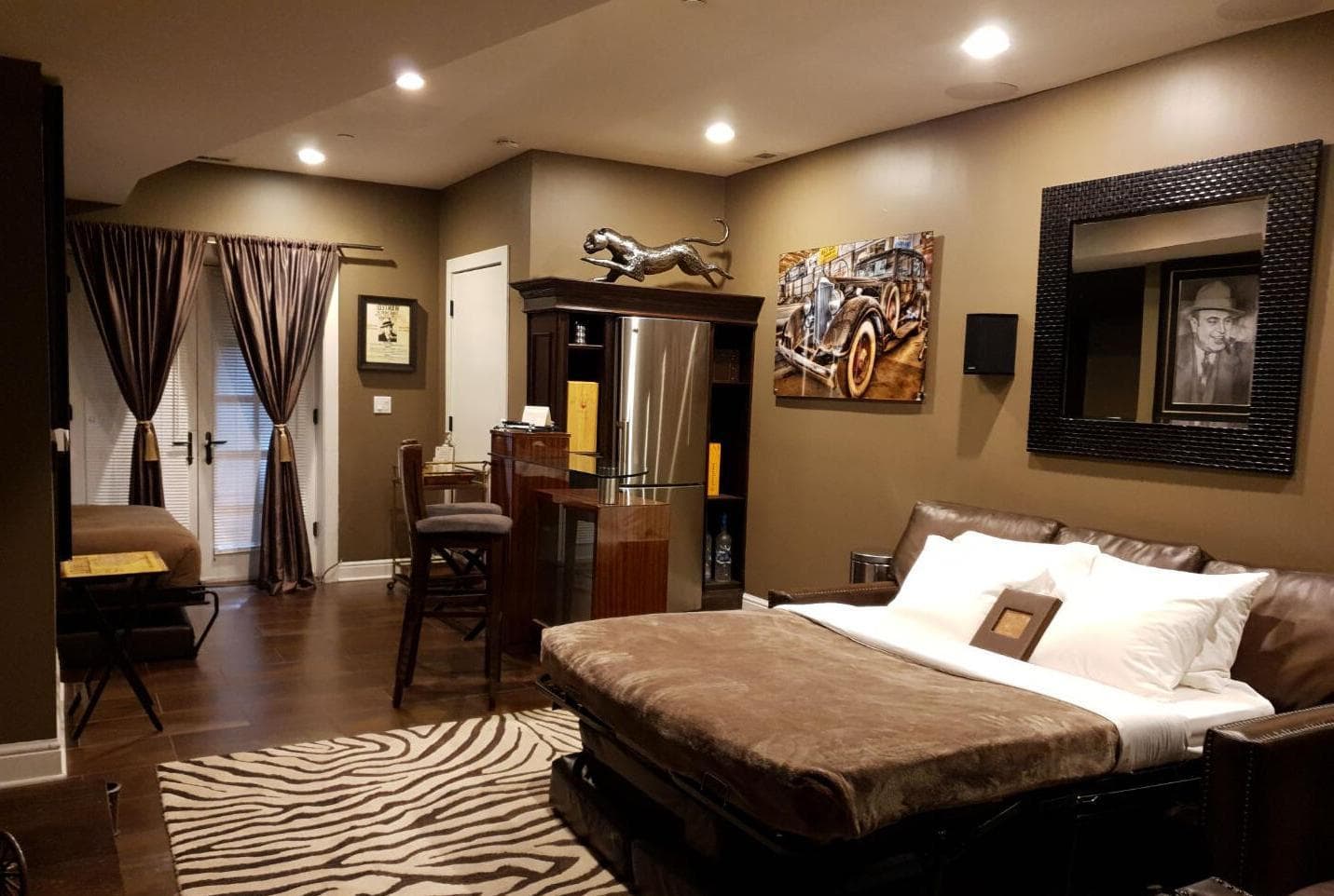 Capone's Cantina, Villa D' Citta Bed & Breakfast photo #1