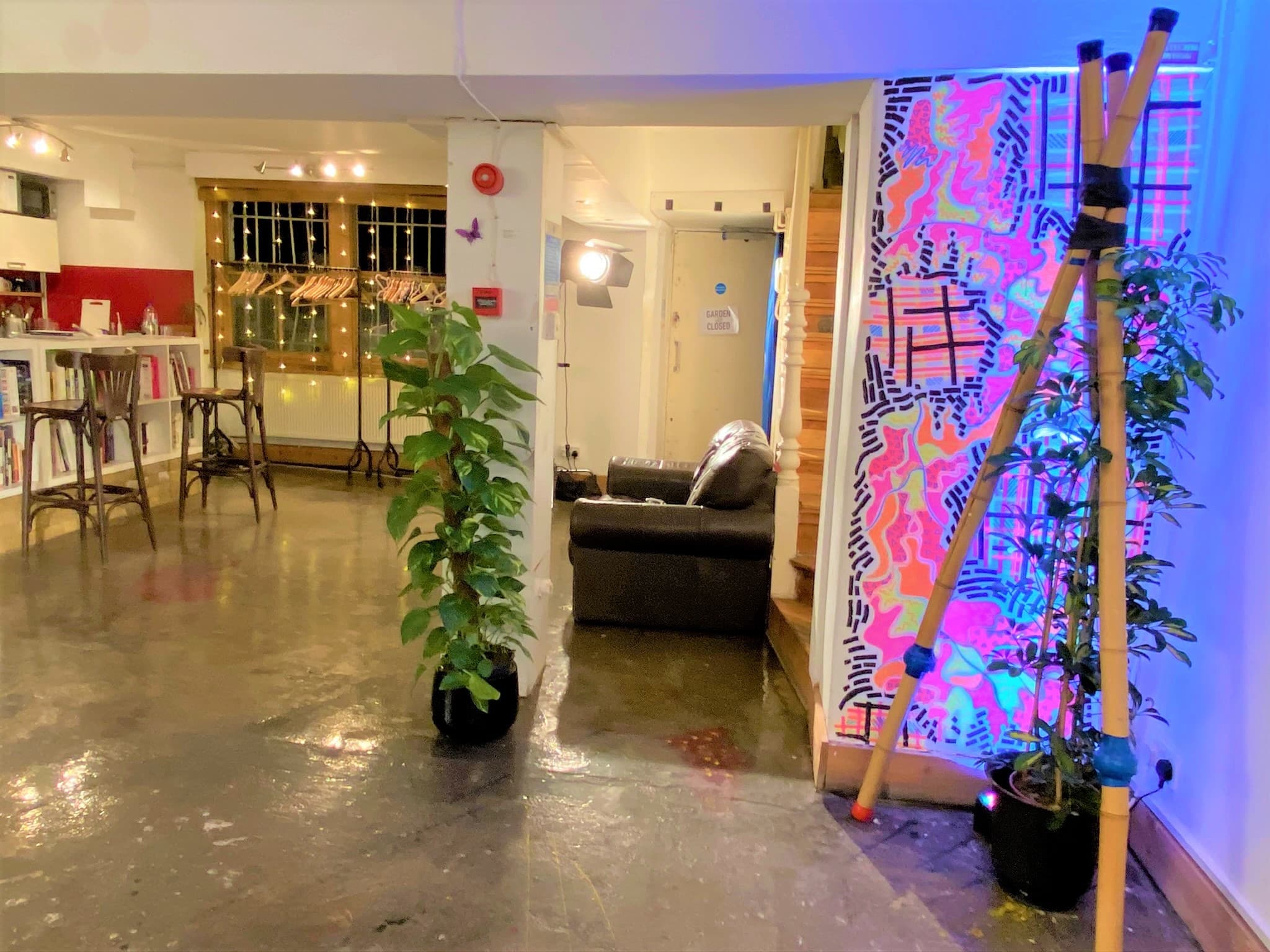 Room 2, Dalston Den photo #22