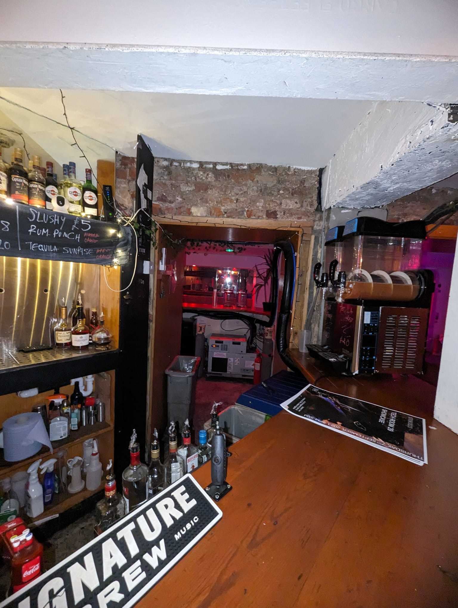Room 2, Dalston Den photo #46