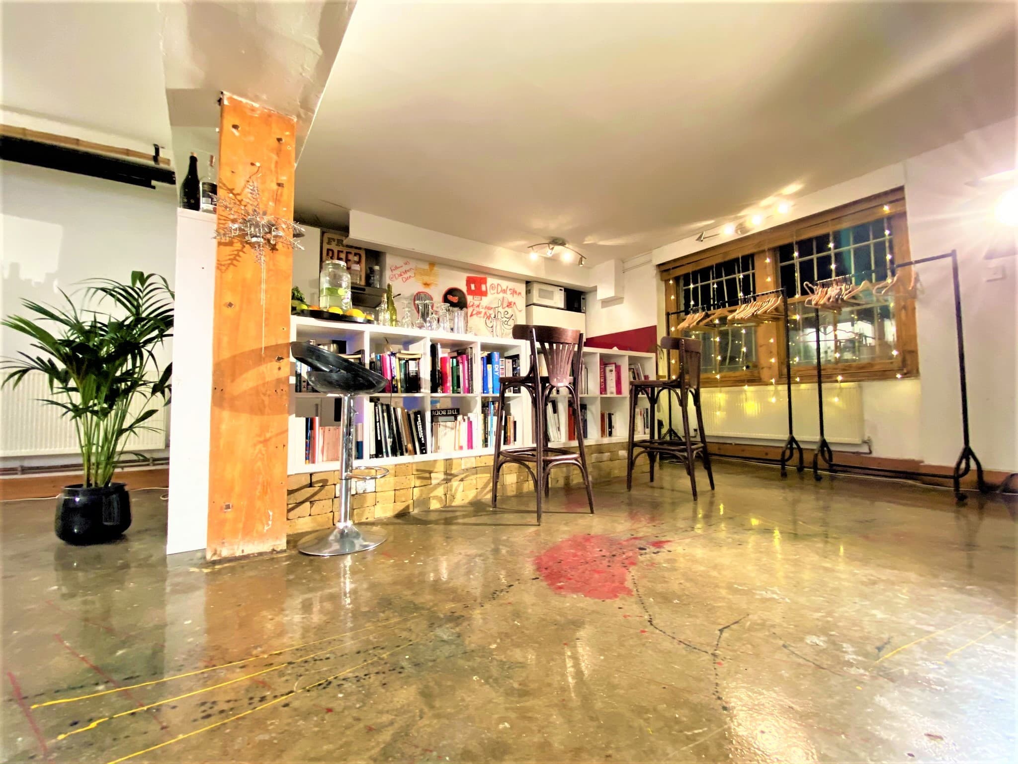 Room 2, Dalston Den photo #7