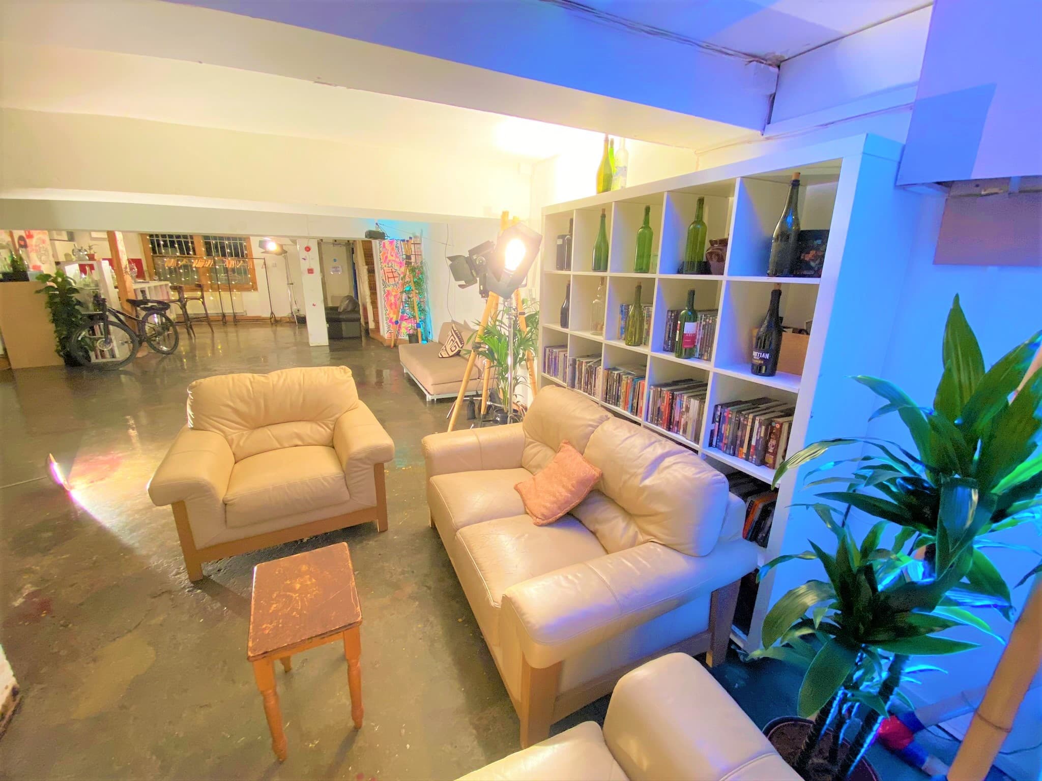 Room 2, Dalston Den photo #13