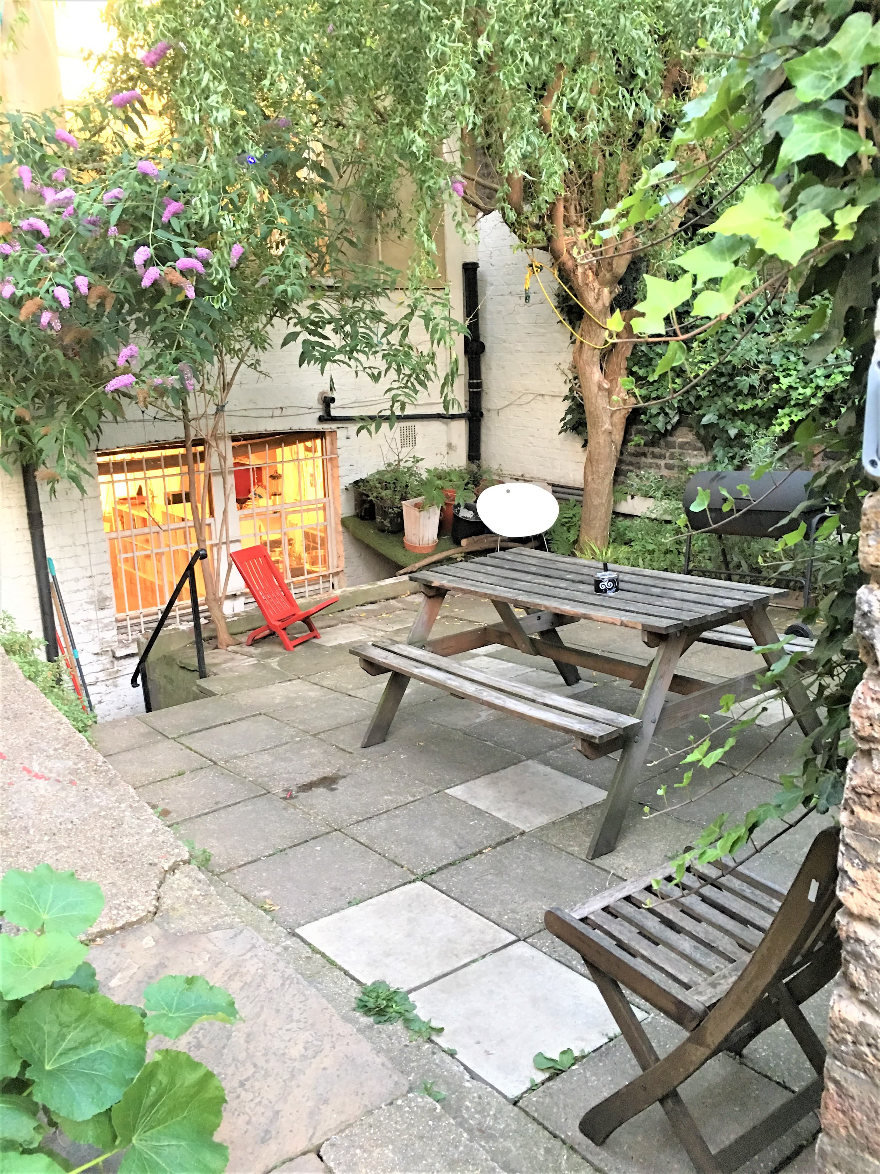 Room 2, Dalston Den photo #12