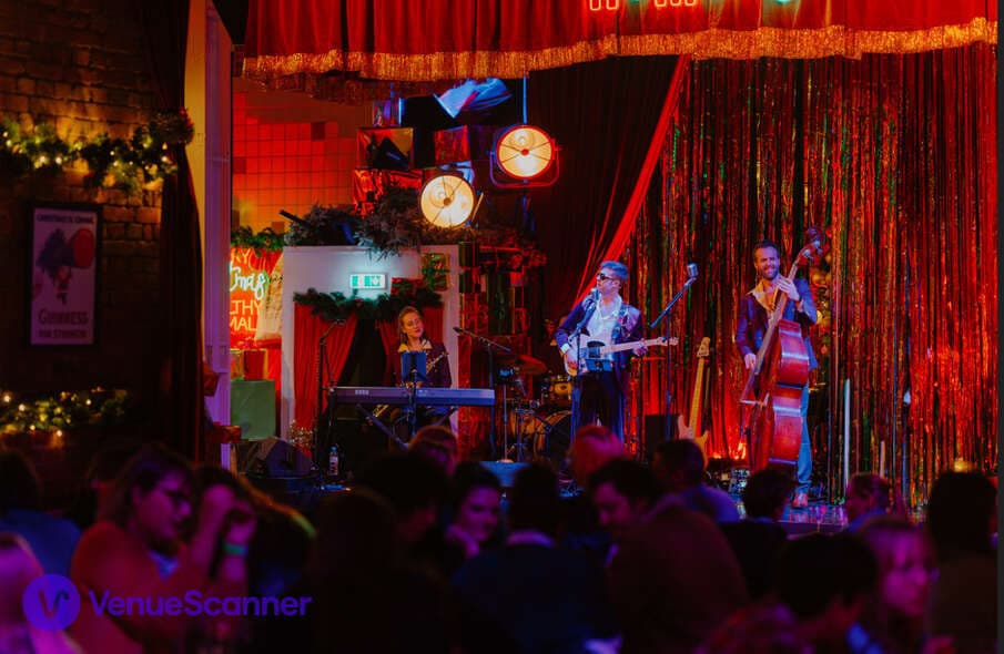 Whole Venue, Humbug photo #2