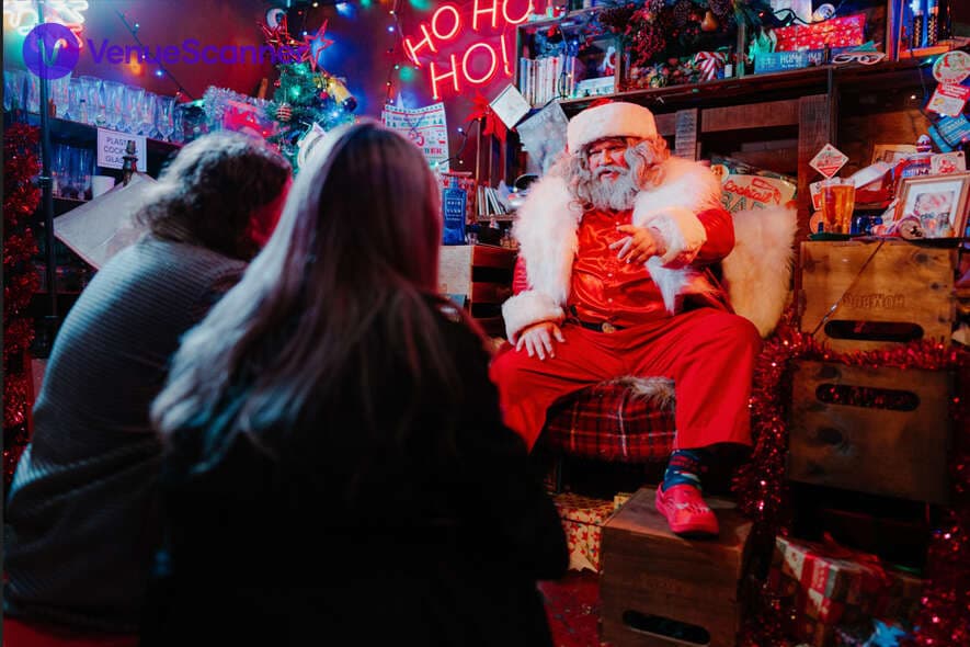 Whole Venue, Humbug photo #3