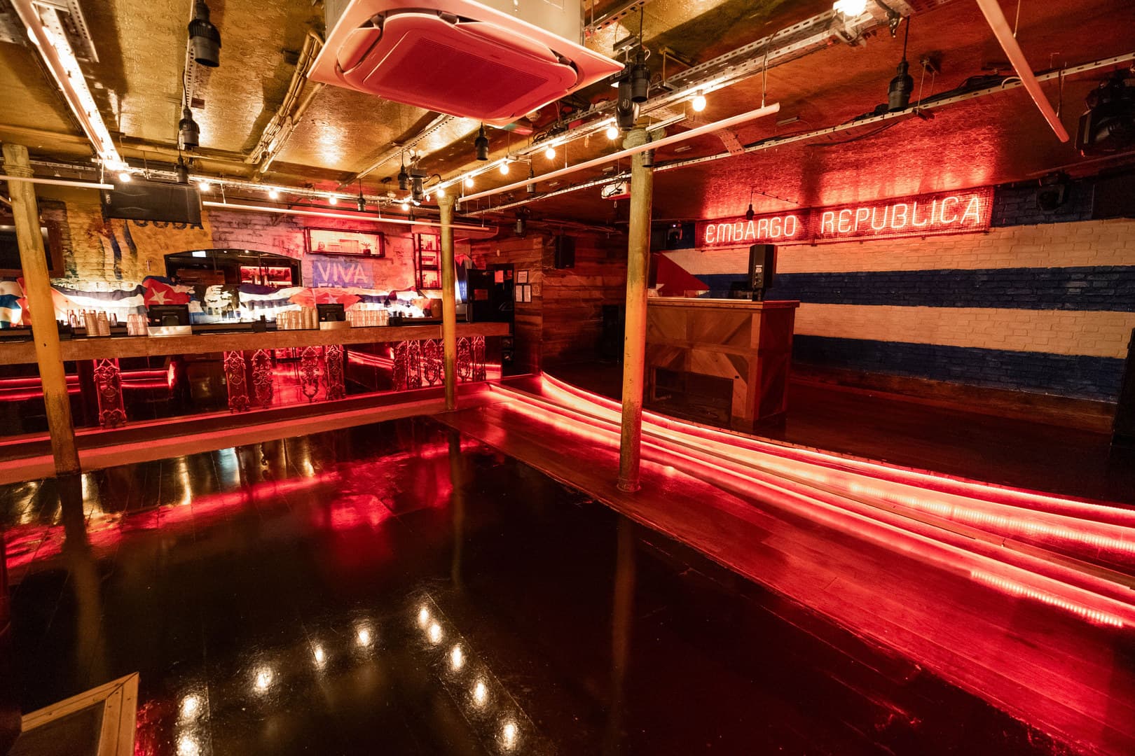 Full Venue, Embargo Republica photo #3