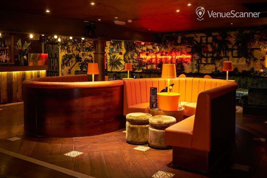 Full Venue, Embargo Republica photo #3