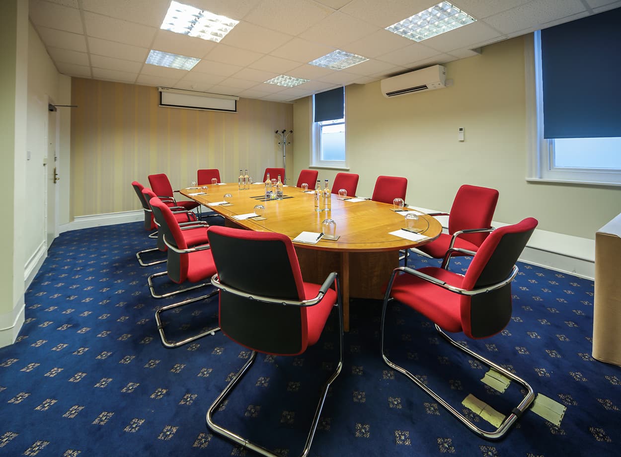 The Old Ship Hotel, Syndicate Rooms photo #2