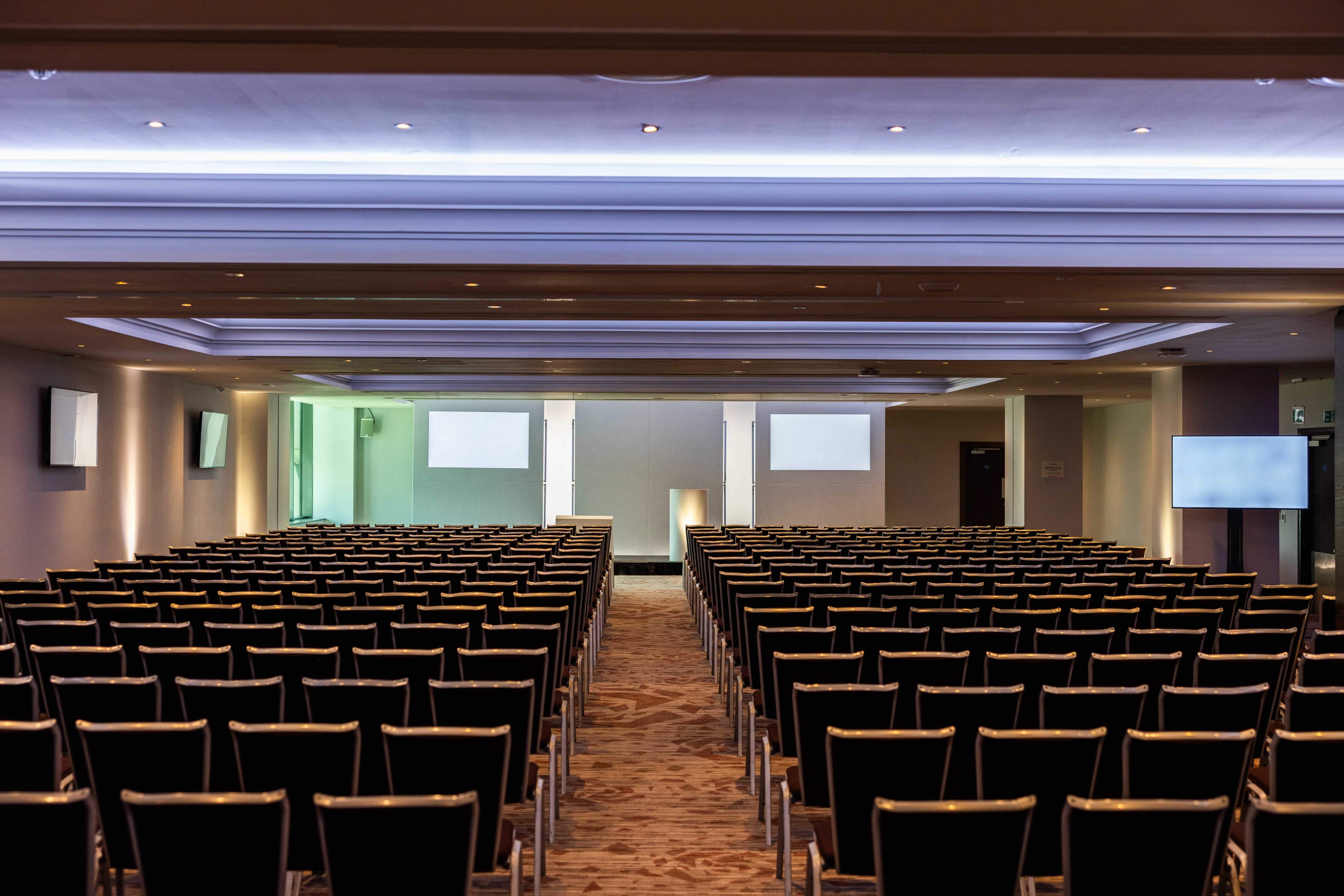 Elgar 2, Allianz Stadium, Twickenham photo #3