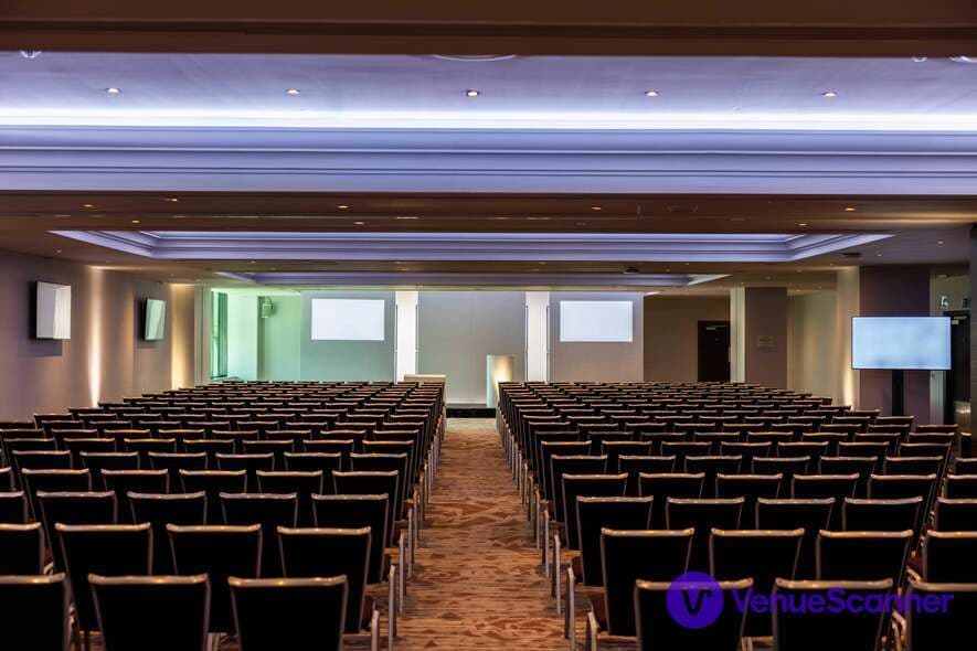 Elgar 2, Allianz Stadium, Twickenham photo #3