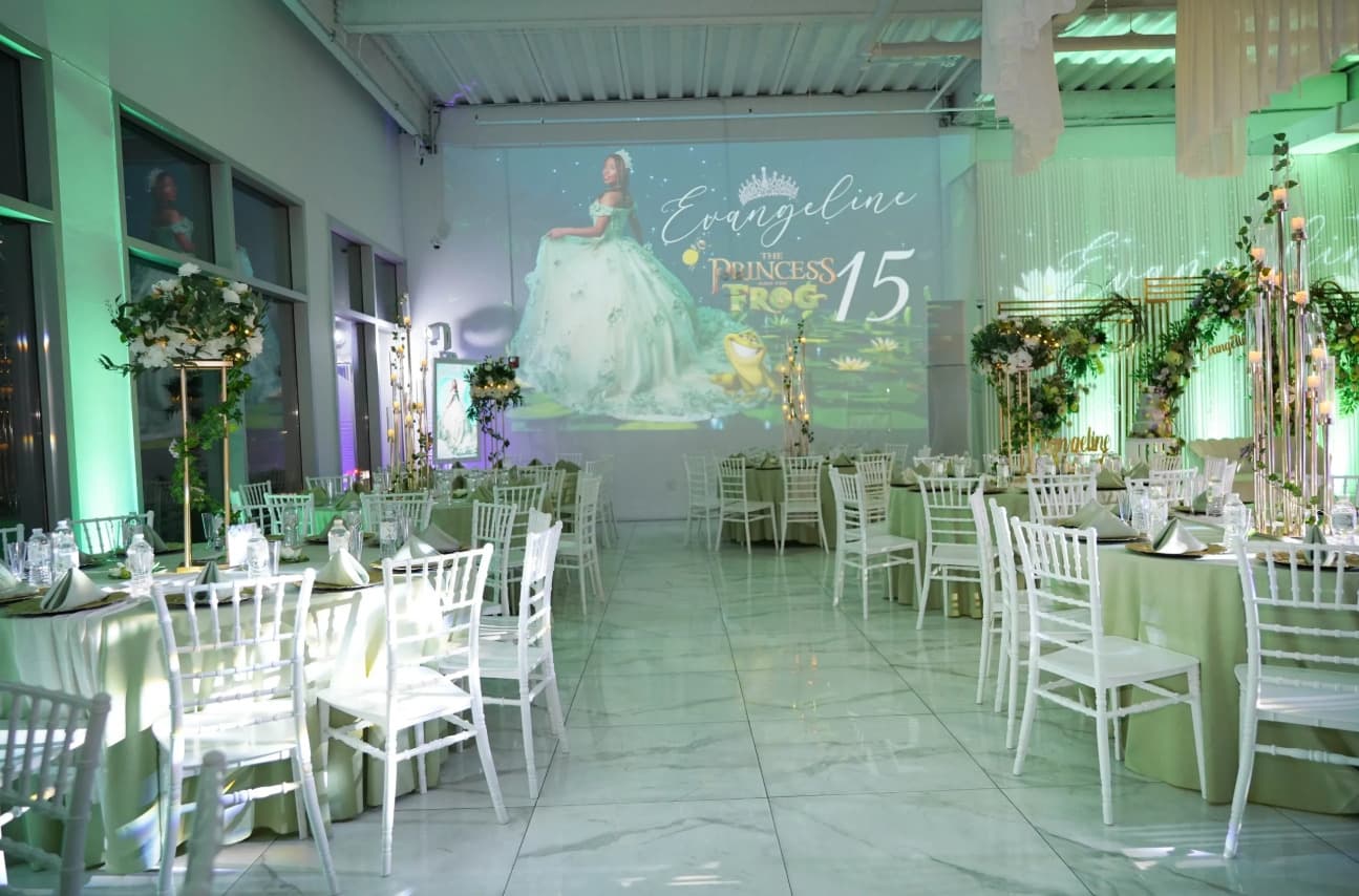 Dreams NYC Corona photo #2