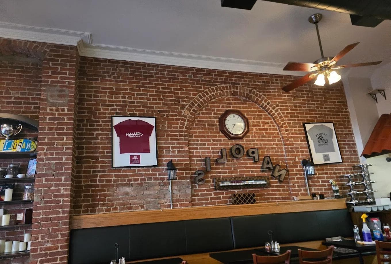 Entire Venue, Napoli's Pizza photo #1