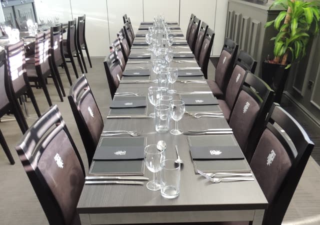 Warwick Rimmer Sponsors Lounge