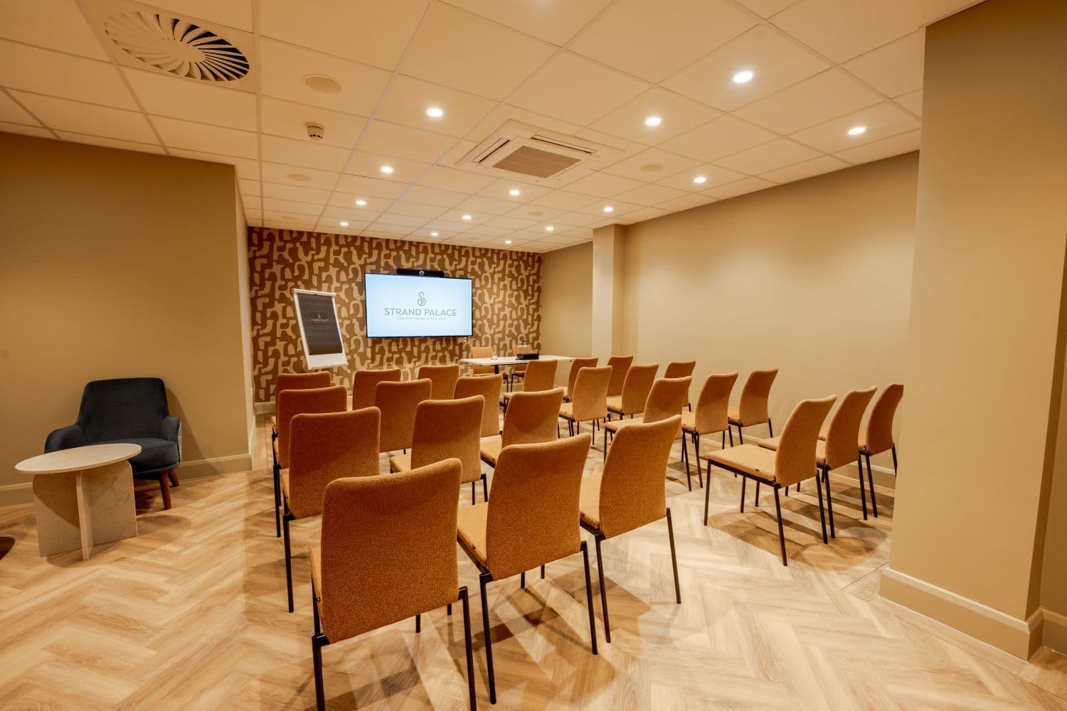 Big Ben, Strand Palace Hotel photo #1