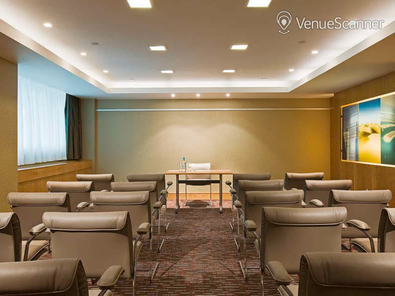 Dubai Meeting Room, Sofitel London Heathrow photo #1