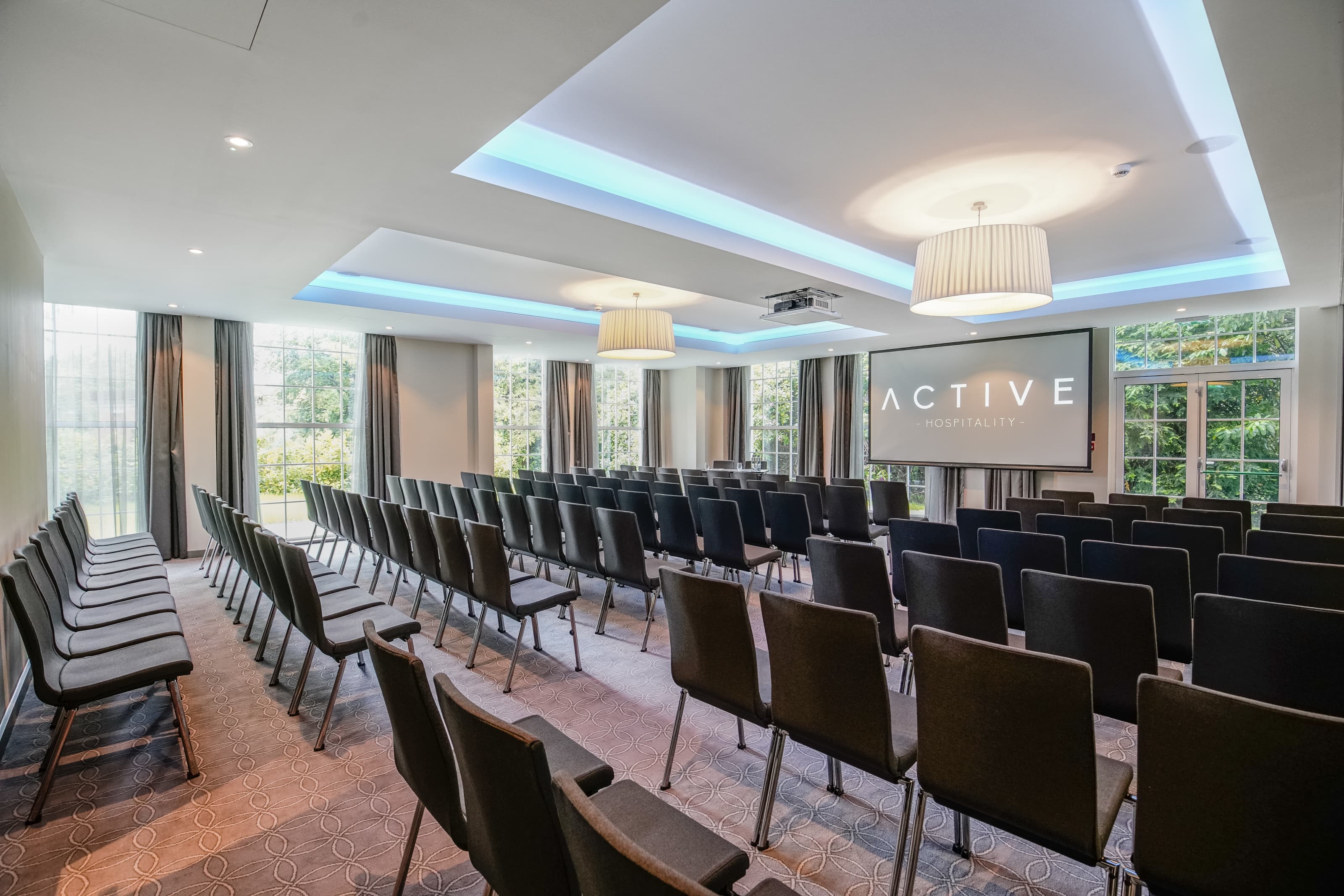 Hook Heath Suite, Gorse Hill, Woking photo #4