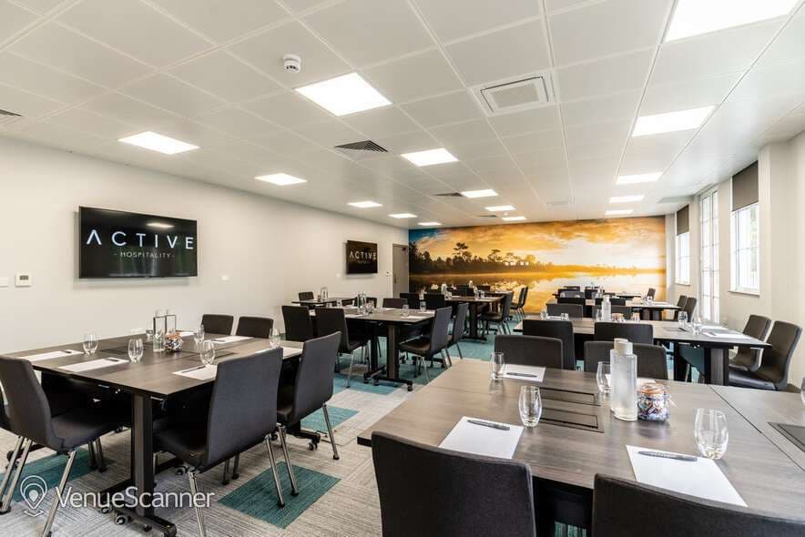 Hook, Gorse Hill, Woking photo #14