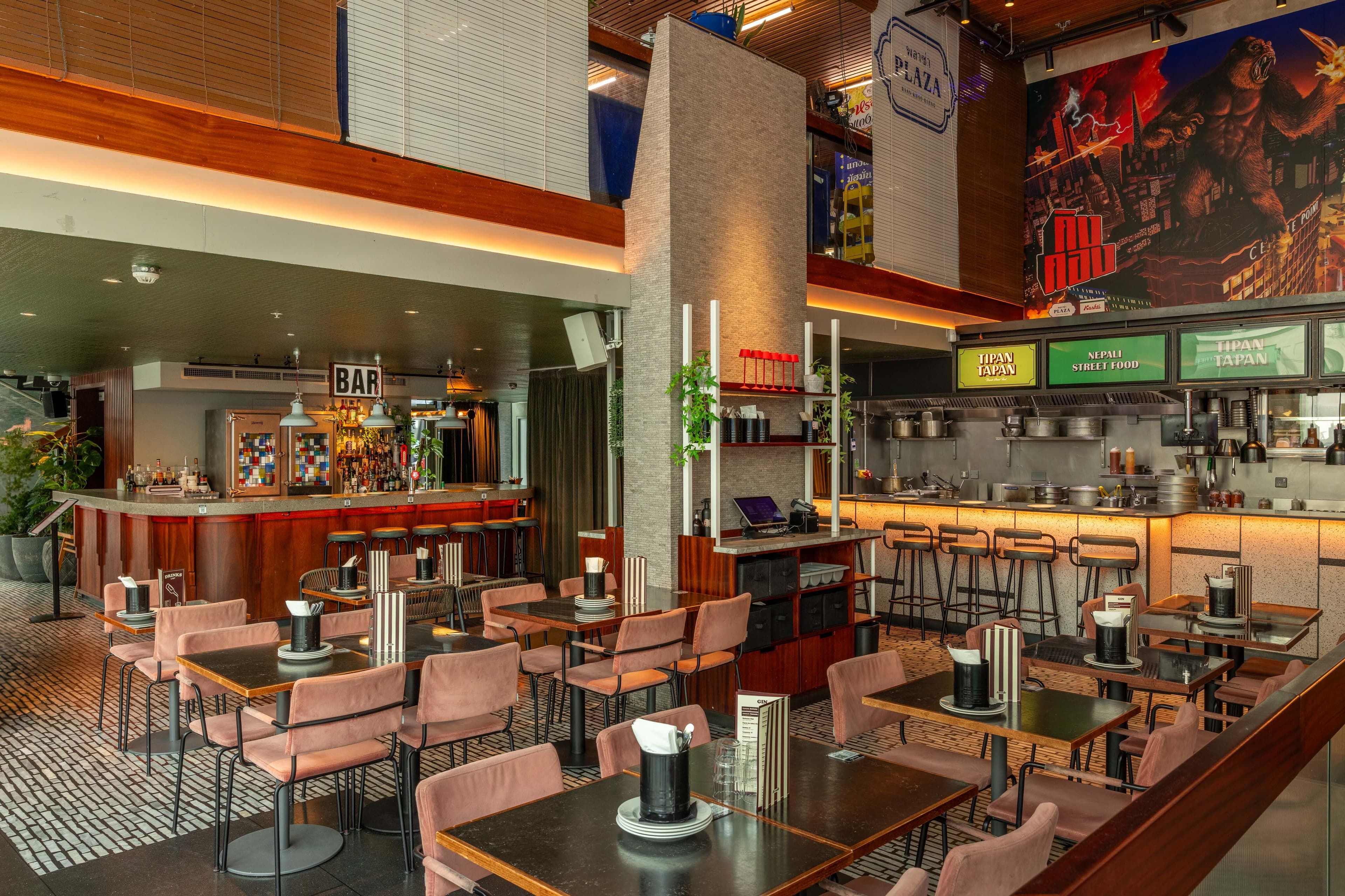 Semi-Exclusive Area, Arcade Tottenham Court Road photo #3