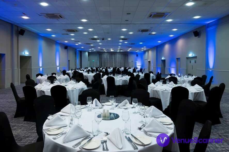 Heart Of Kent Suite, Mercure Maidstone Great Danes Hotel photo #1