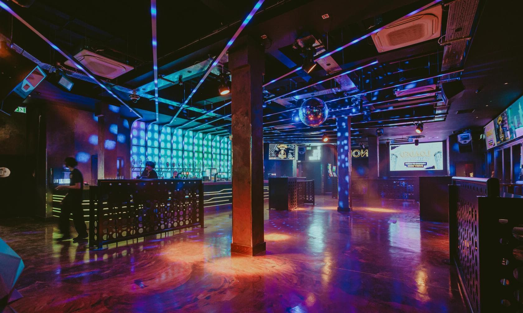 Full Venue, Snobs photo #1